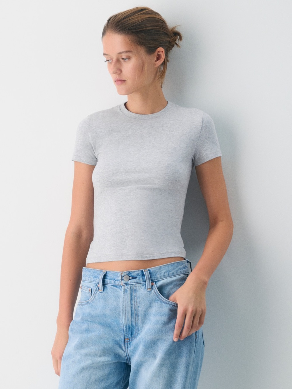 TNA Light Gray Fitted Crop Crew Tee Size Large